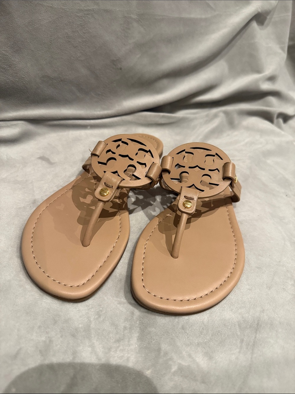 Tory Burch miller Leather Logo Thong Sandal - Picture 2 of 7